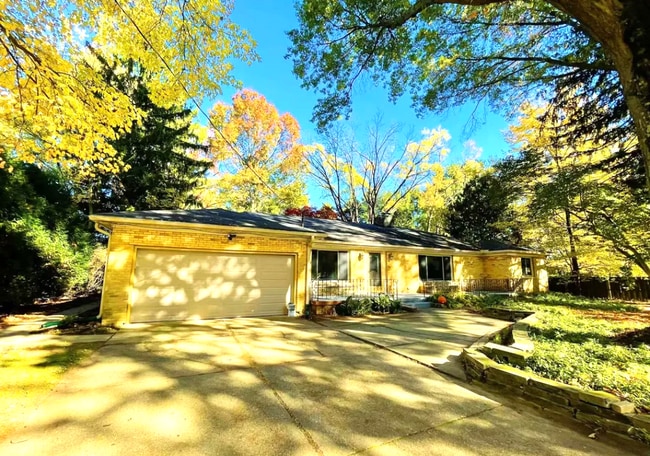 Photo - 2947 Chamberlain Rd