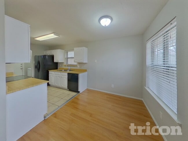 Photo - 810 Dogwood Dr