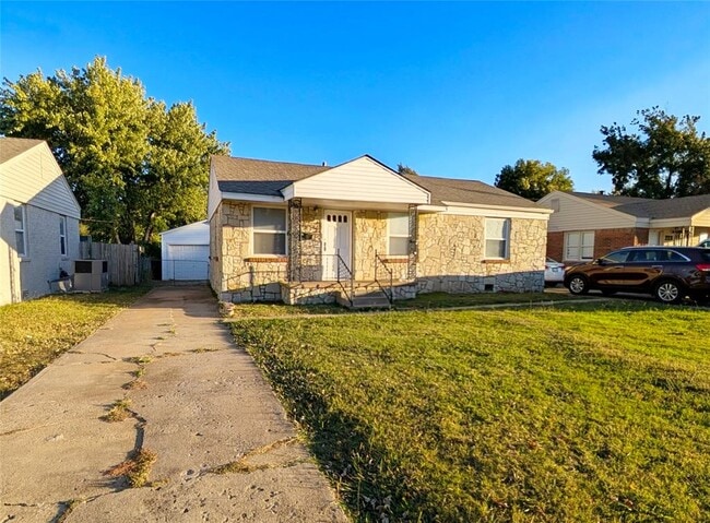Photo - 221 E Myrtle Dr