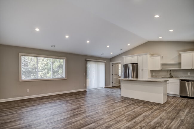 Photo - 1543 Charleston Dr