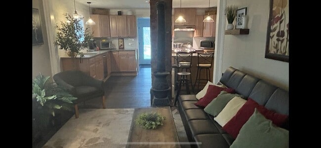 Photo - 279 Miller St