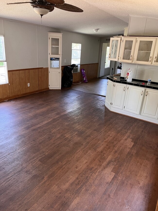 Photo - 208 W 43rd St