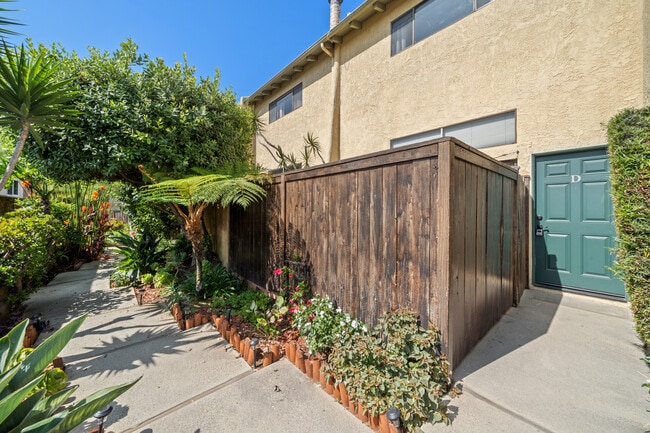 Photo - 2520 Ruhland Ave