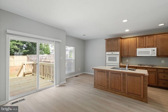 Photo - 1026 Longview Ln