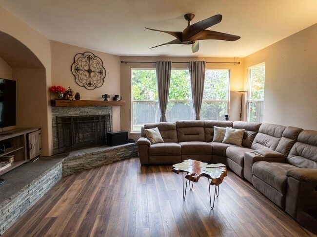 Photo - 9837 Bobbell Dr