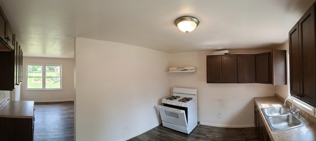 Photo - 7028 Dawson Pl
