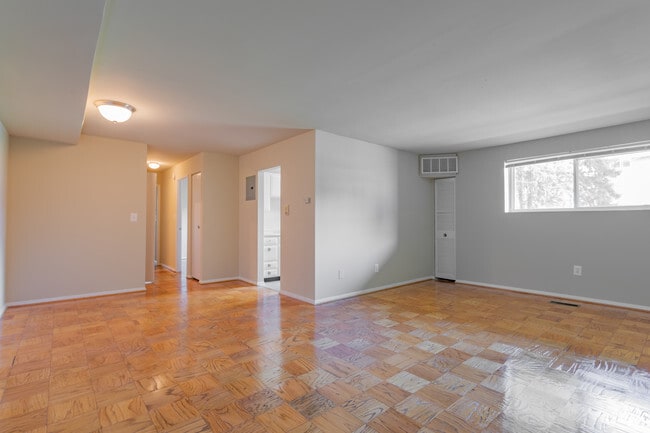 Photo - Park Plaza East & West Apartments