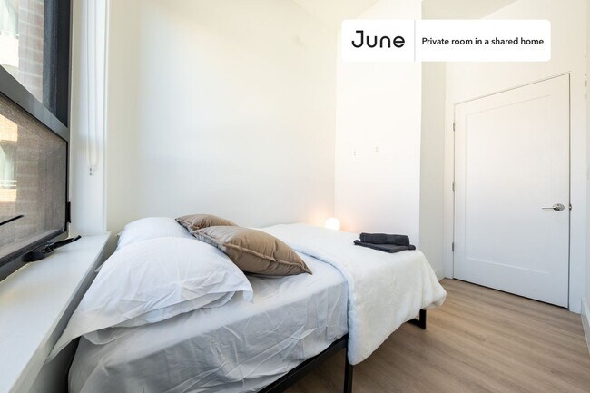 Room in Shared 4 bed/2 bath home in Dupont Circle