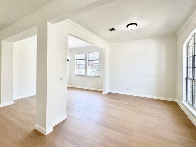 Photo - 111 N Field St
