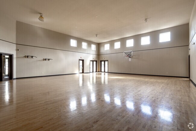 Basketball Court - Oxford at Tech Ridge Apartments