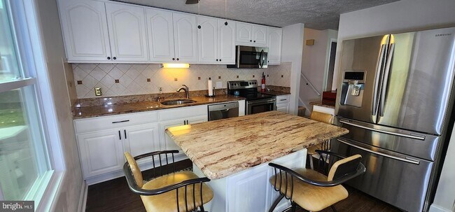 Photo - 4 Big Stone Ct