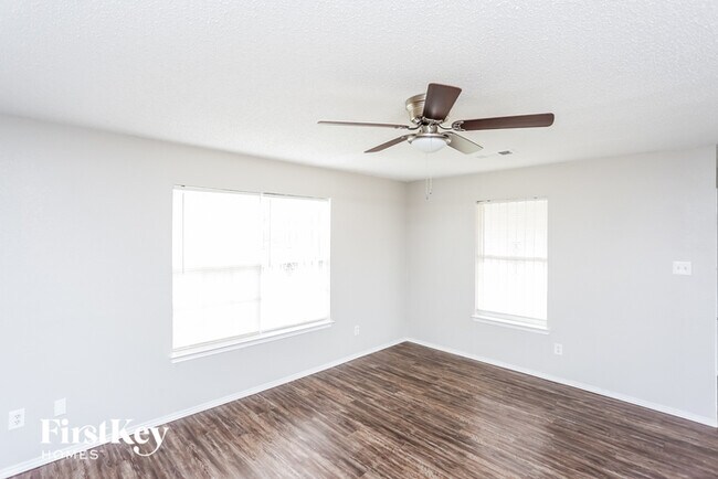Photo - 10207 Glen Vista Dr