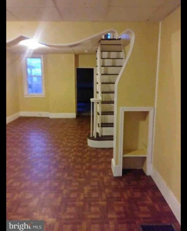 Photo - 556 Edgewood Ave