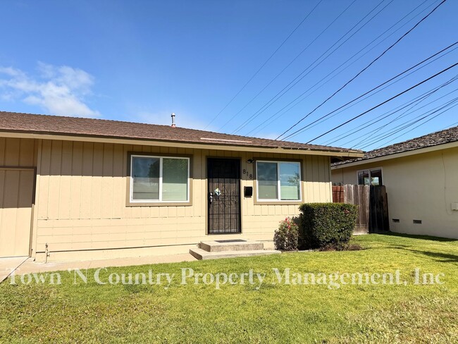 Photo - 818-820 University Ave. Unit 818