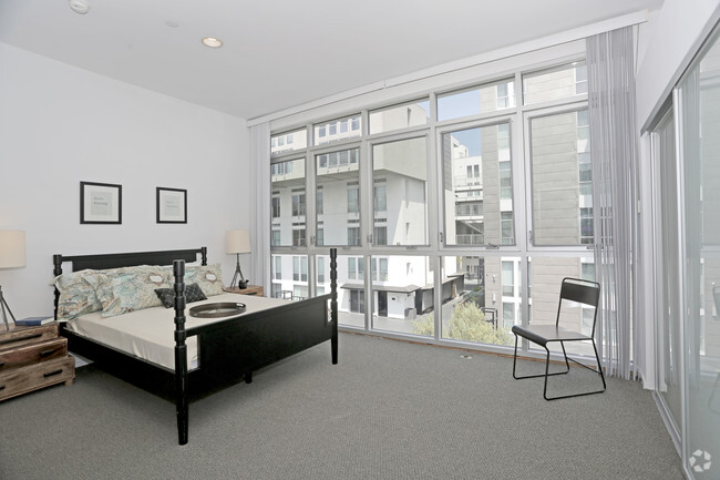 3BR, 3.5BA - 1600 SF