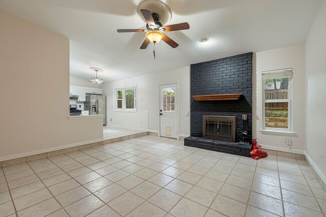 Photo - 920 Acorn Oaks Dr