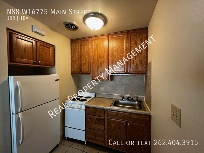 Photo - N88W16775-W16775 Main St Unidad 4