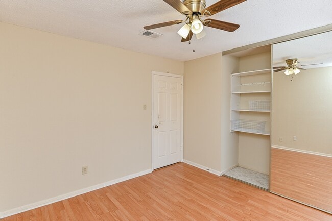 Photo - 3410 Streamside Ln