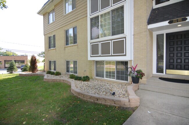 372 S Eastern Ave