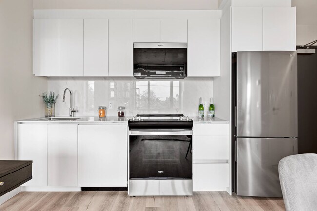 Photo - Gemini Tower