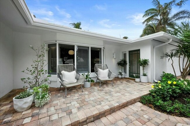 Photo - 232 Cove Pl
