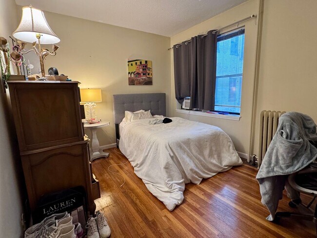 Photo - Updated Brighton 2 bedroom with granite co...