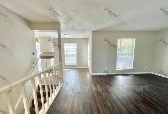 Building Photo - 10115-10115 E 67th St Unit 10113