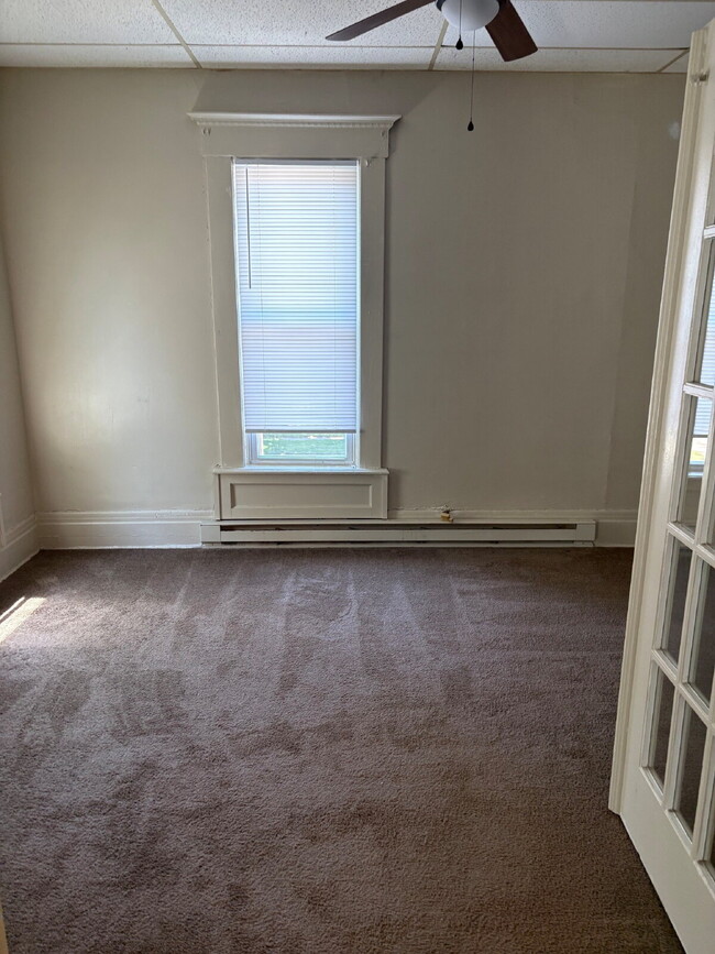 Photo - Super Clean 1 Bedroom Apartment Unit 6
