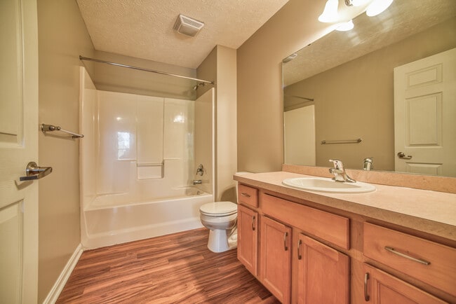 2.º baño completo - Stone Ridge Apartments