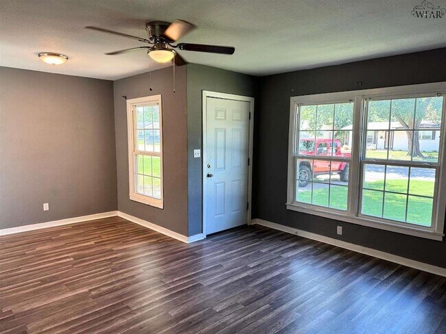 Photo - 2949 Cunningham Dr