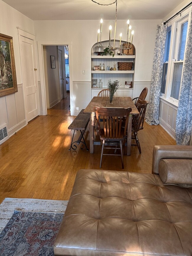 Photo - 2333 S Hoyne Ave Unidad 3