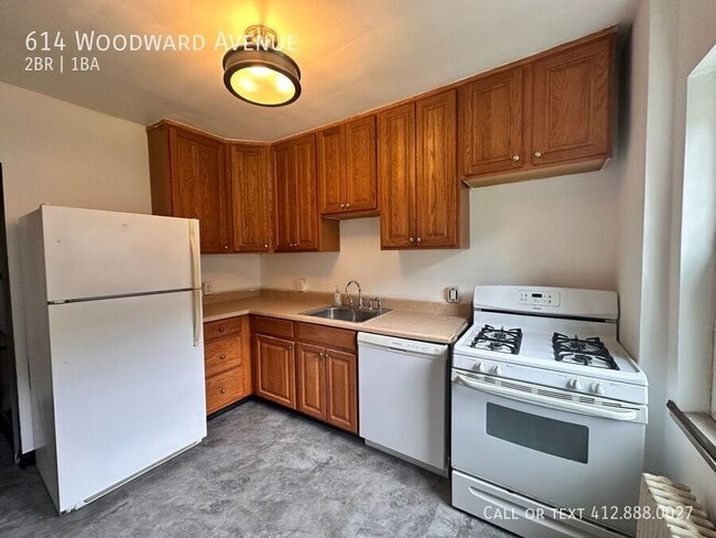 Photo - 614 Woodward Ave