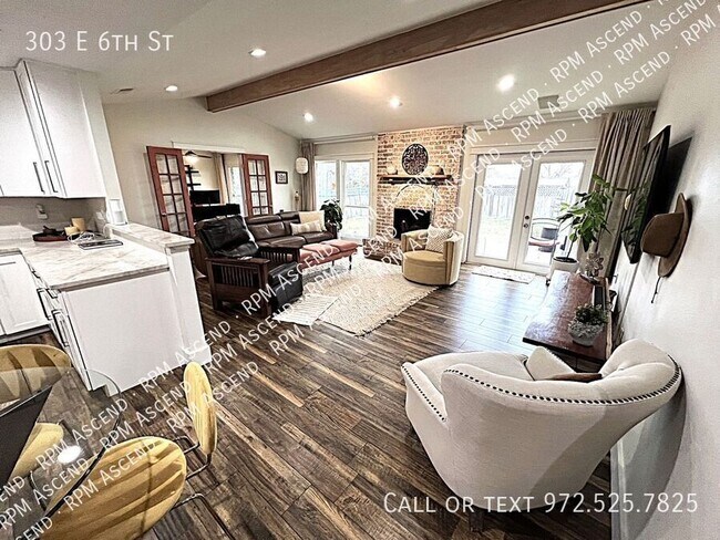 Photo - 303 E 6th St