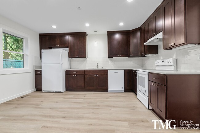5119 NE St James Rd Unit 2