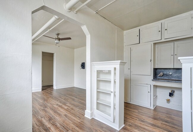 Photo - Warnell Apartments!