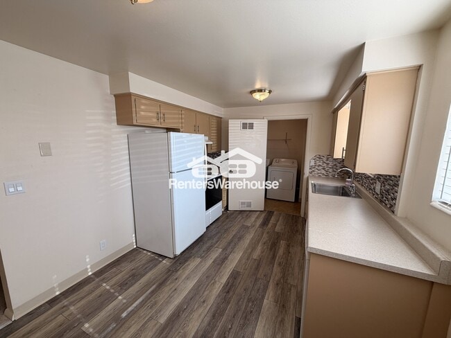 Photo - 473 N Main St