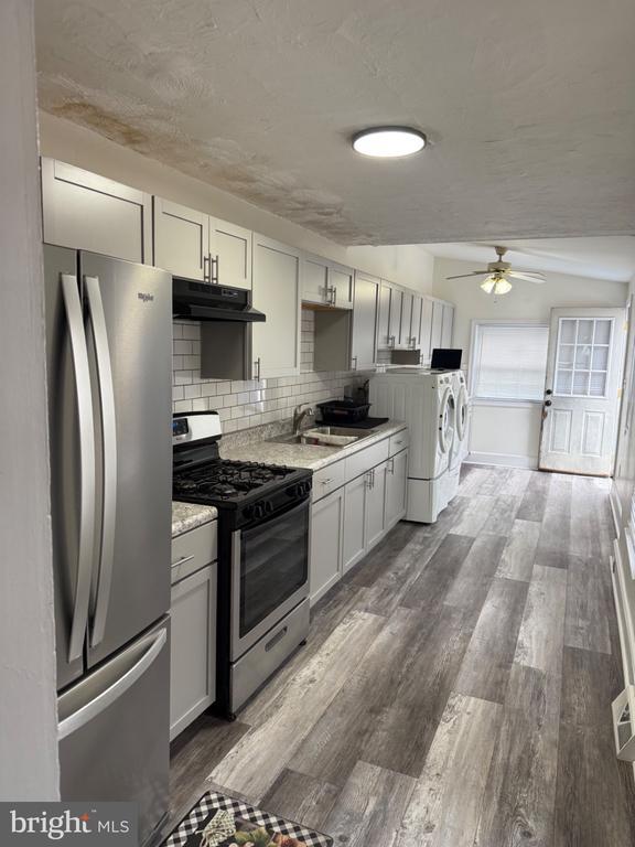 837 Locust St