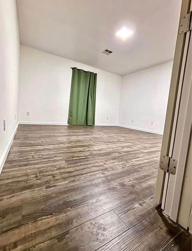 Building Photo - 9716 W Homewood Dr