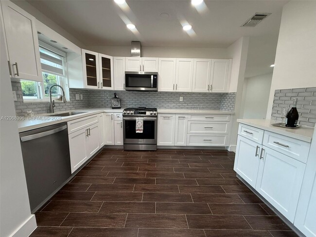 Photo - 5530 SW 96th Ave