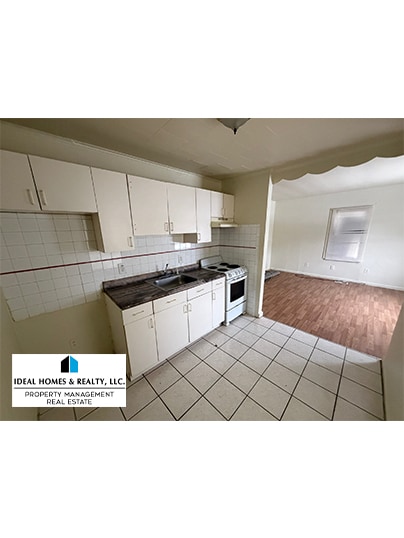 Photo - 949 Remington Ave