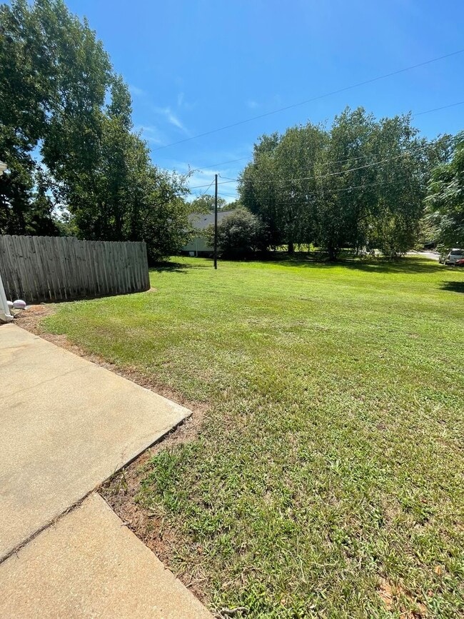 Photo - 3 Bedroom 2.5 Bath Townhome Located in Fou...