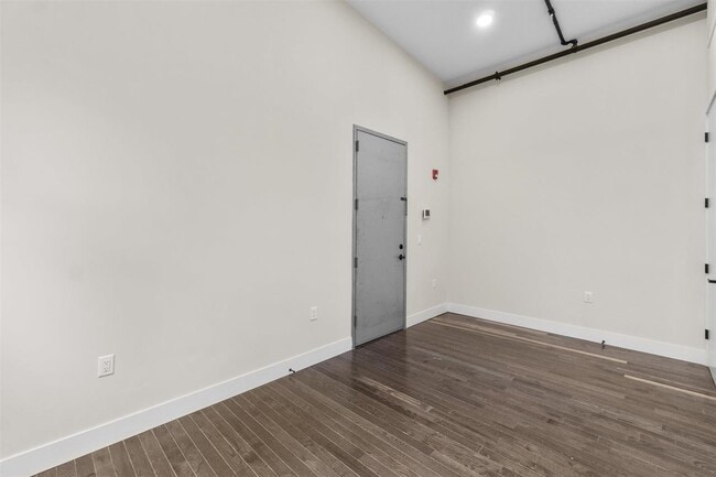 Photo - 21 W 20th St Unit 205