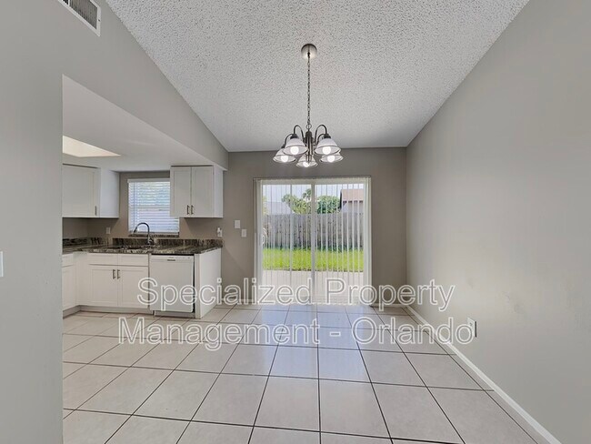 11309 Darlington Dr