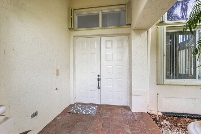 Photo - 4627 Windward Cove Ln