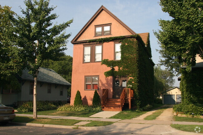 Building Photo - 1027 18th Ave SE Unit 1 Rental