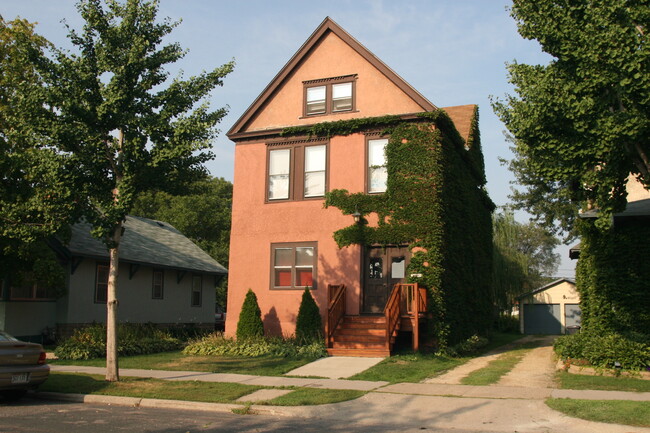 Building Photo - 1027 18th Ave SE Unit 1 Rental