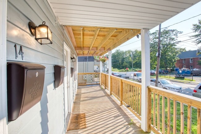 Photo - Lovely 3 Bedroom 1 Bathroom - 1st Floor with/ Washer and Dryer Unit 1st Floor