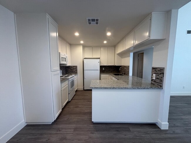 Photo - 5754 W Tenaya Ave