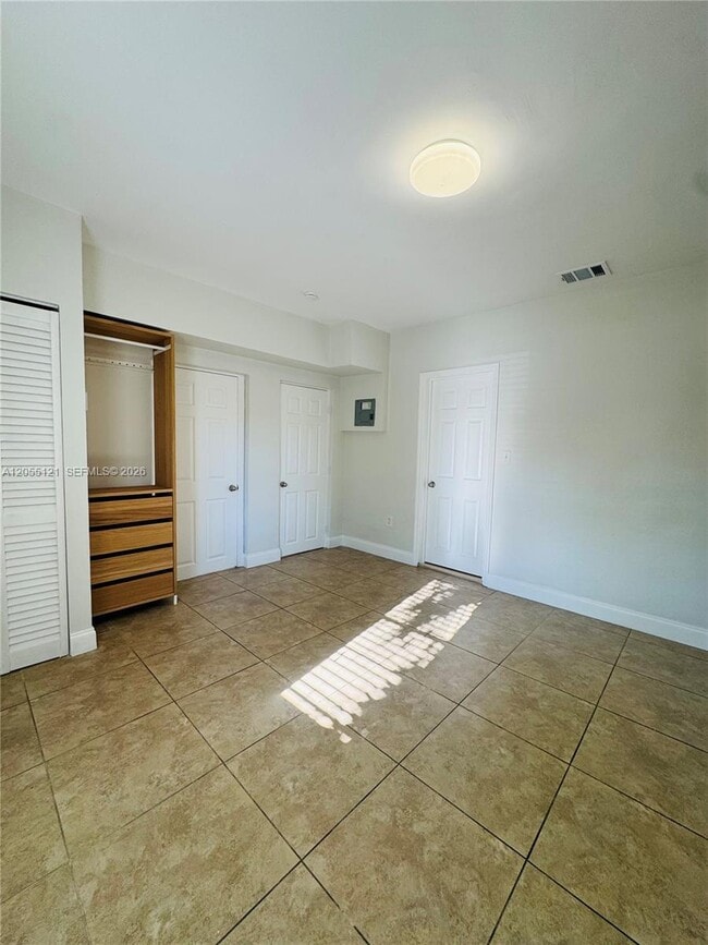 2816 Pine Tree Dr Unidad 3