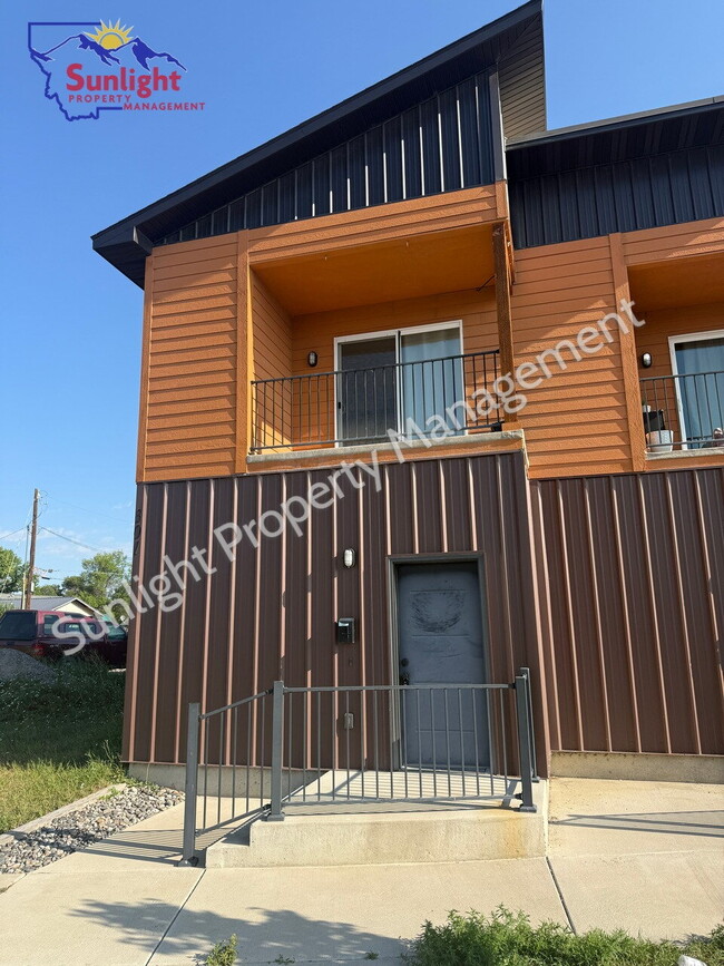 Modern 2 Bed, 2 Bath Duplex in Laurel – Spacious & Stylish!